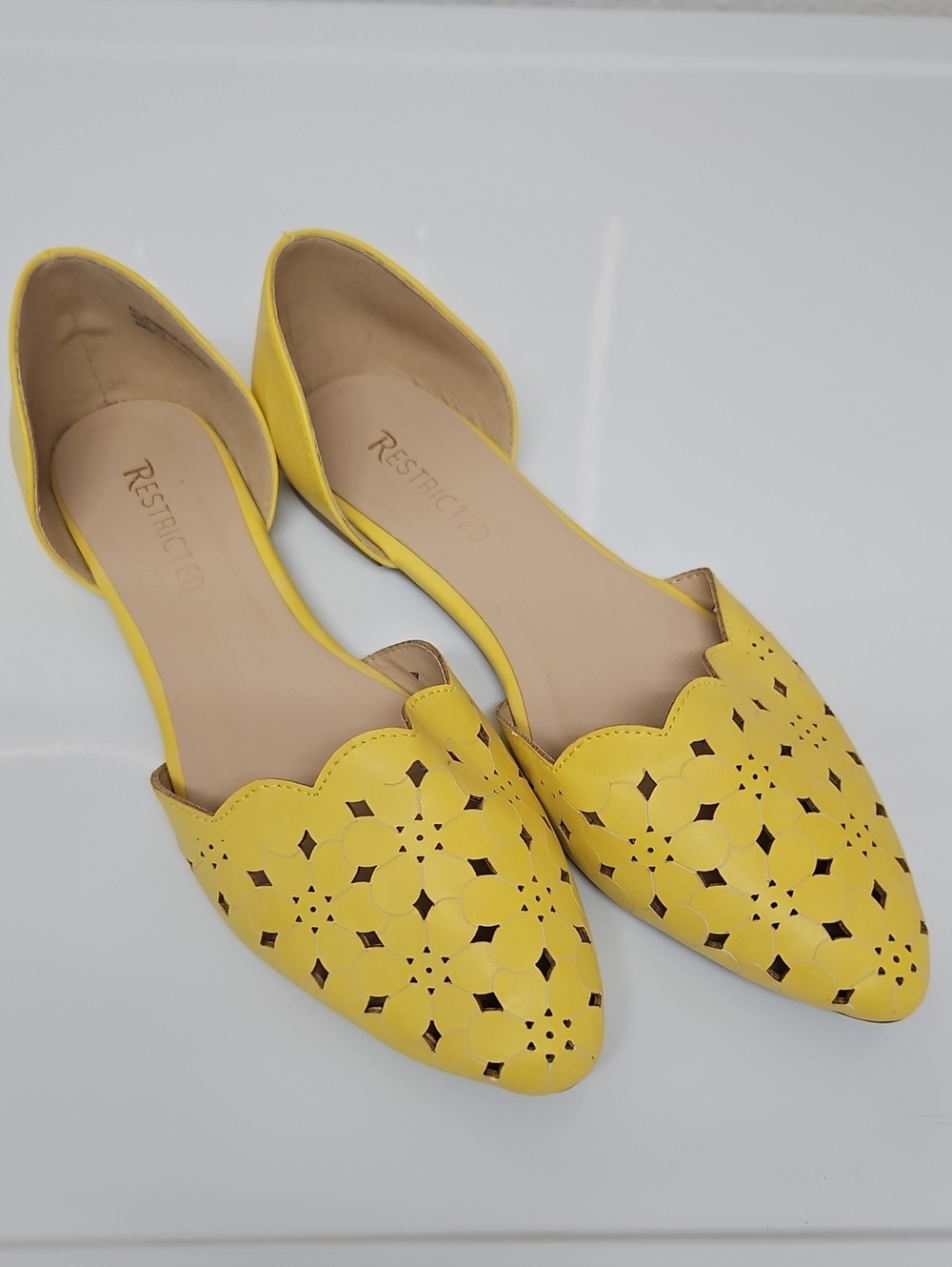 Restricted Yellow Laser-Cut D'Orsay Flats New! Sz 10